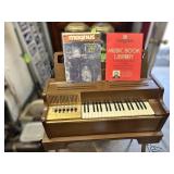Magnus Chord Organ-Works