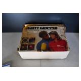 Vtg Gott Gripper Insulated Can Holders