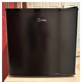 Midea Mini Refrigerator WHS-65LBI
