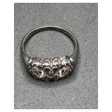 10k White Gold Ring with Heart Motif