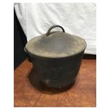 #8 Cast Iron Bean Pot With Lid