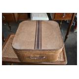 Vtg White Felt w/ Black Ribbon & Feathers Hat