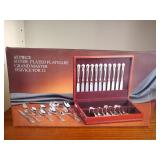 New 1996 Godinger Silver 65 Piece Flatware Set