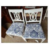 2 White Side Chairs with Upholstered Seats