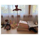 Decorative Items, Figurines, and Accessories