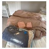 Bulk Bed Linens and Comforters
