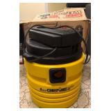 Genie 5-Gallon Wet Dry Vac