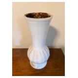 Vtg White Milk Glass Vaseï¿½3.5ï¿½9