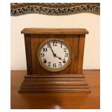 Vtg Wooden Mantel Clockï¿½11ï¿½5.5ï¿½10