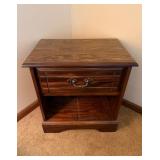 Vtg. Nightstand w/Drawerï¿½23.5ï¿½15.5ï¿½24