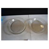 Pair of Pyrex 209 8' Pie Pans