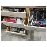 Contents of 4 Kitchen Drawers