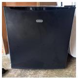 Sunbeam 20ï¿½ Black Mini Fridge