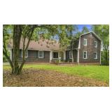 4 BR - 3.5 BA Home w/Barn on 8 ac in Clinton, TN