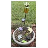 Decorative Planter w/ Solar Pineapple