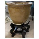 Ceramic Pot w/Wood Stand
