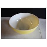 Vtg Pyrex Yellow Mixing Bowl