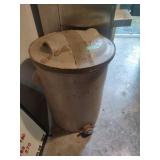 U.S. Standard 25 Gallon Crock with Lid