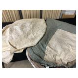 King-Sized Bedspread and Pillow Shams Set