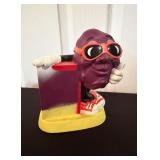 California Raisins Bank Figurine5.5x3x7