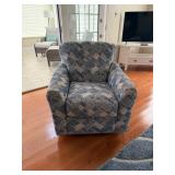 Copley Court Swivel Accent Chair33.5x34x36