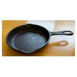 Cast Iron Skillet w/ Pour Spouts