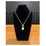 Gold Tone Necklace w/Pearl Pendant14'