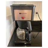Bunn Coffee Maker with Carafe 7'x13'x14.5'