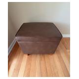 Faux Leather Ottoman21x18x18.5