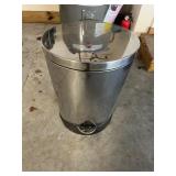 Metal Pedal Trash Bin 16'x14'x24'