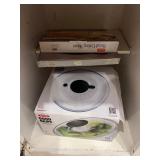Kitchenware Including Salad Spinner