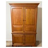 Oak Entertainment Armoire43x22x75