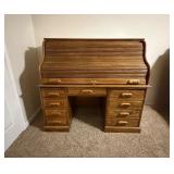 Vtg Roll-Top Wooden Desk57x32x53