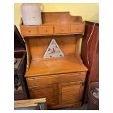 Ethan Allen 2 Piece Hutch