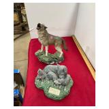 2 Wolf Statues
