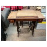 Antique Singer Sewing Machine & Cabinet