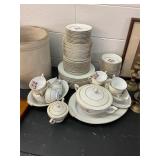 Prima Donna Mikado China Set