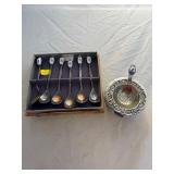 Delft Holldand A Nieuwpoort 90 Spoons & Strainer