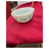 2 Vintage Pyrex Bowls