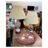 2 Lamps and Sign