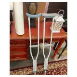 2 Crutches