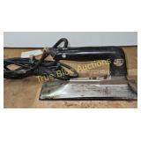 Vintage Roberts Heat-Bond Iron Model 10-177 - A Cl