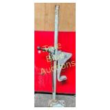 Vintage Heavy-Duty Mechanical Jack - A Must-Have f