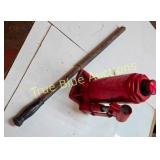 Vintage Red Hydraulic Jack with Handle - Essential