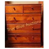 Wooden Chest of Drawers with Five Storage Compartm