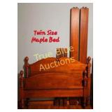 Charming Twin Size Maple Bed - Vintage Elegance fo