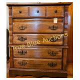 Elegant Vintage Oak Chest of Drawers - Timeless Ch