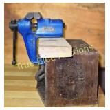 Vintage Blue Clamp