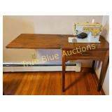 Vintage Singer Sewing Machine with Table - Classic