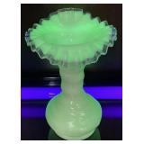 1940-41 FENTON IVORY CREST URANIUM TULIP VASE,